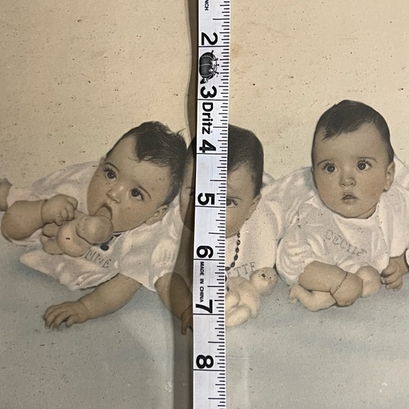 Vintage Framed Photo 1933 Dionne Quintuplets. - Picture 3 of 6